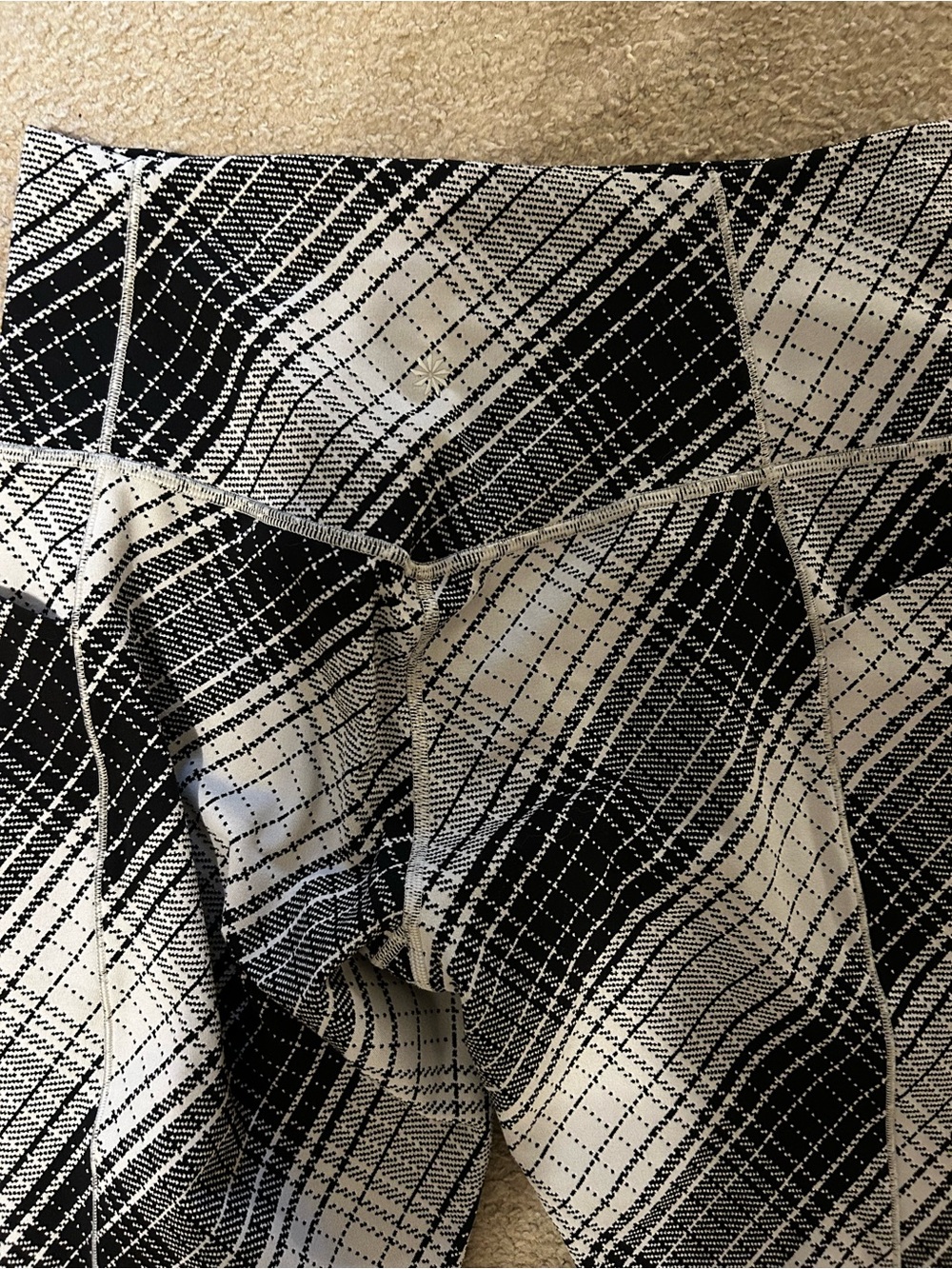 Athleta Plaid Salutation Stash Textured Tight - Picture 4 of 4
